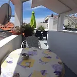 Knezic Apartman *